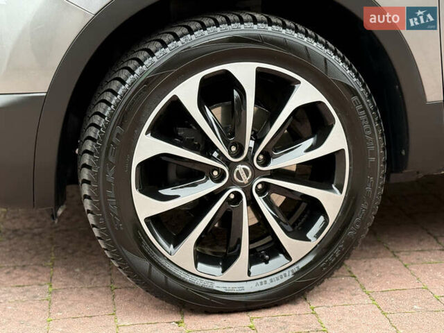 Сірий Ніссан Кашкай, об'ємом двигуна 1.6 л та пробігом 218 тис. км за 11999 $, фото 32 на Automoto.ua