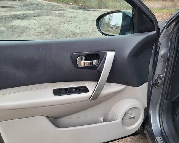 Серый Ниссан Кашкай, объемом двигателя 1.46 л и пробегом 203 тыс. км за 12500 $, фото 8 на Automoto.ua