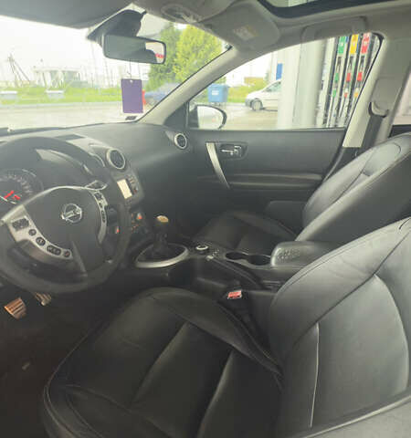 Серый Ниссан Кашкай, объемом двигателя 1.6 л и пробегом 260 тыс. км за 10450 $, фото 8 на Automoto.ua