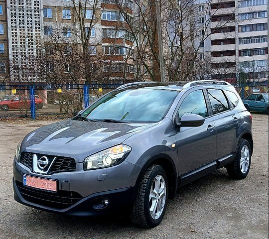 Сірий Ніссан Кашкай, об'ємом двигуна 1.6 л та пробігом 237 тис. км за 12800 $, фото 2 на Automoto.ua