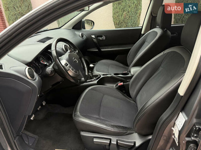 Сірий Ніссан Кашкай, об'ємом двигуна 1.6 л та пробігом 218 тис. км за 11999 $, фото 1 на Automoto.ua