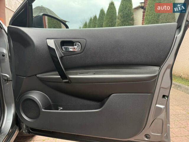 Сірий Ніссан Кашкай, об'ємом двигуна 1.6 л та пробігом 218 тис. км за 11999 $, фото 100 на Automoto.ua