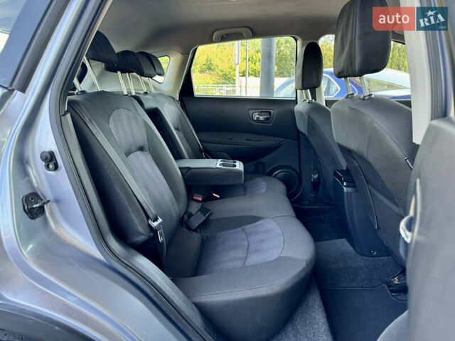 Сірий Ніссан Кашкай, об'ємом двигуна 1.6 л та пробігом 200 тис. км за 9999 $, фото 3 на Automoto.ua