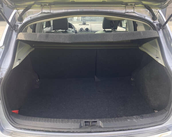 Сірий Ніссан Кашкай, об'ємом двигуна 1.6 л та пробігом 254 тис. км за 11600 $, фото 28 на Automoto.ua