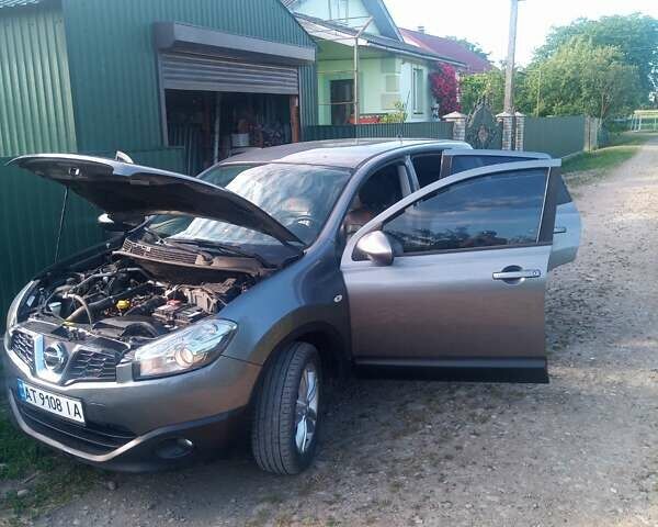 Сірий Ніссан Кашкай, об'ємом двигуна 1.46 л та пробігом 261 тис. км за 10800 $, фото 6 на Automoto.ua