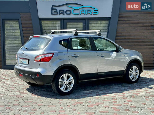 Сірий Ніссан Кашкай, об'ємом двигуна 1.6 л та пробігом 200 тис. км за 9999 $, фото 4 на Automoto.ua
