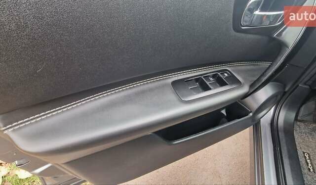 Сірий Ніссан Кашкай, об'ємом двигуна 0 л та пробігом 255 тис. км за 11700 $, фото 5 на Automoto.ua