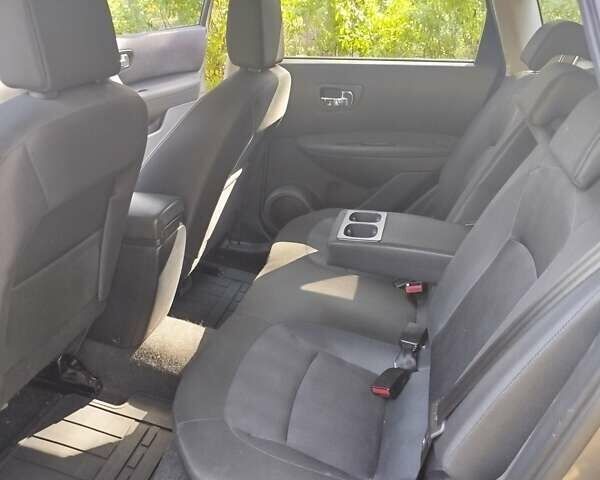 Серый Ниссан Кашкай, объемом двигателя 1.6 л и пробегом 56 тыс. км за 14900 $, фото 5 на Automoto.ua