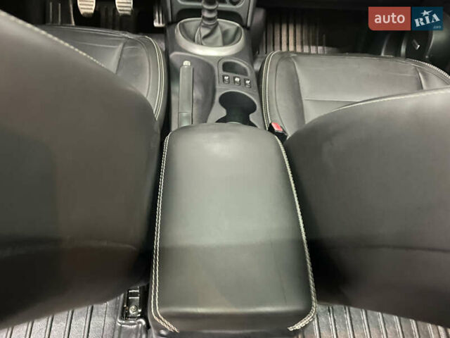 Серый Ниссан Кашкай, объемом двигателя 1.6 л и пробегом 202 тыс. км за 11950 $, фото 71 на Automoto.ua