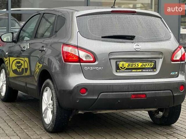 Серый Ниссан Кашкай, объемом двигателя 1.6 л и пробегом 224 тыс. км за 12000 $, фото 4 на Automoto.ua