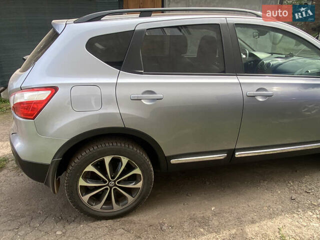 Серый Ниссан Кашкай, объемом двигателя 1.6 л и пробегом 254 тыс. км за 12500 $, фото 5 на Automoto.ua