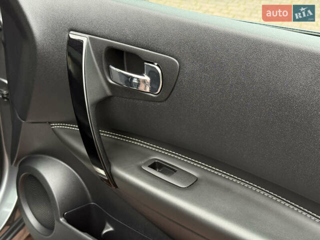 Сірий Ніссан Кашкай, об'ємом двигуна 1.6 л та пробігом 218 тис. км за 11999 $, фото 101 на Automoto.ua