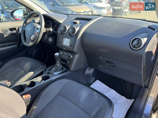 Сірий Ніссан Кашкай, об'ємом двигуна 1.6 л та пробігом 257 тис. км за 11700 $, фото 28 на Automoto.ua