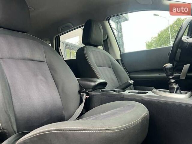 Серый Ниссан Кашкай, объемом двигателя 1.6 л и пробегом 224 тыс. км за 12000 $, фото 17 на Automoto.ua