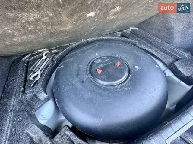 Сірий Ніссан Кашкай, об'ємом двигуна 1.6 л та пробігом 200 тис. км за 9999 $, фото 29 на Automoto.ua