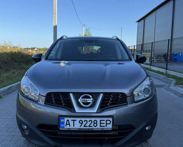 Серый Ниссан Кашкай, объемом двигателя 1.6 л и пробегом 224 тыс. км за 10900 $, фото 1 на Automoto.ua