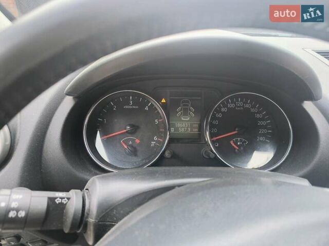 Сірий Ніссан Кашкай, об'ємом двигуна 1.6 л та пробігом 188 тис. км за 11500 $, фото 7 на Automoto.ua