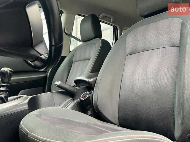 Серый Ниссан Кашкай, объемом двигателя 1.6 л и пробегом 224 тыс. км за 12000 $, фото 8 на Automoto.ua