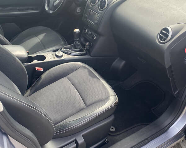 Сірий Ніссан Кашкай, об'ємом двигуна 1.6 л та пробігом 254 тис. км за 11600 $, фото 7 на Automoto.ua