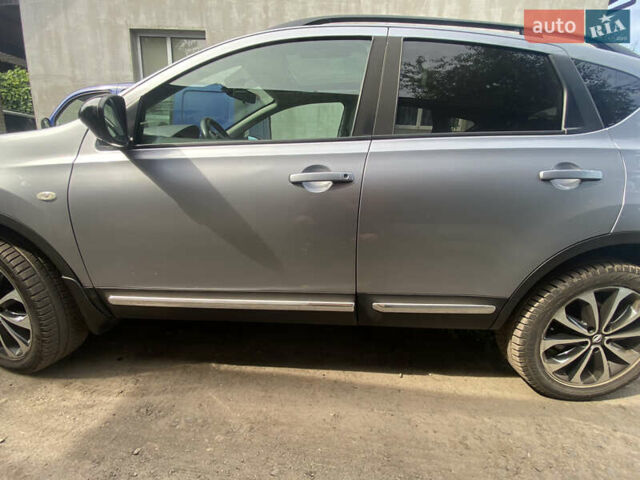 Серый Ниссан Кашкай, объемом двигателя 1.6 л и пробегом 254 тыс. км за 12500 $, фото 2 на Automoto.ua