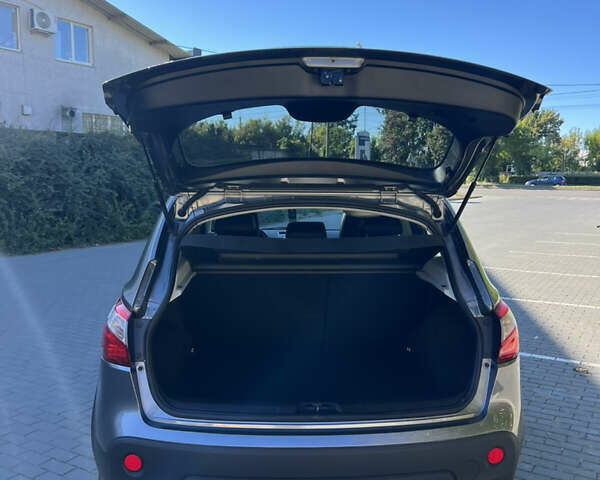 Серый Ниссан Кашкай, объемом двигателя 1.6 л и пробегом 105 тыс. км за 11555 $, фото 48 на Automoto.ua