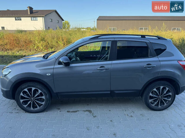 Серый Ниссан Кашкай, объемом двигателя 1.6 л и пробегом 224 тыс. км за 10900 $, фото 3 на Automoto.ua