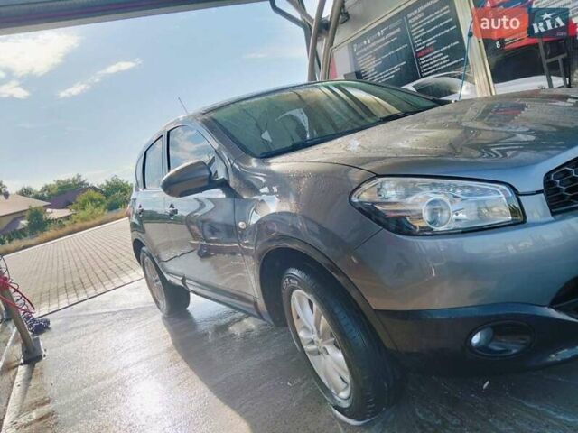 Сірий Ніссан Кашкай, об'ємом двигуна 1.46 л та пробігом 261 тис. км за 10800 $, фото 2 на Automoto.ua