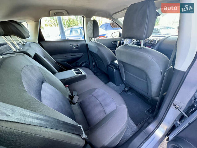 Сірий Ніссан Кашкай, об'ємом двигуна 1.6 л та пробігом 200 тис. км за 9999 $, фото 30 на Automoto.ua