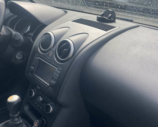 Сірий Ніссан Кашкай, об'ємом двигуна 1.6 л та пробігом 254 тис. км за 11600 $, фото 9 на Automoto.ua