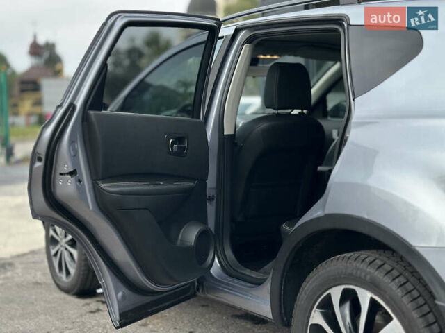 Серый Ниссан Кашкай, объемом двигателя 1.6 л и пробегом 254 тыс. км за 12600 $, фото 50 на Automoto.ua