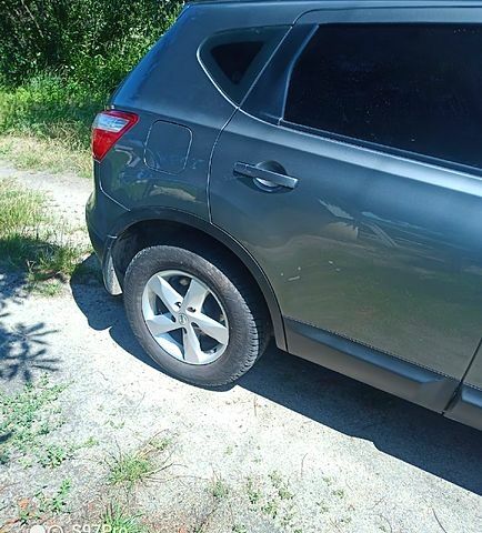 Серый Ниссан Кашкай, объемом двигателя 2 л и пробегом 190 тыс. км за 11600 $, фото 3 на Automoto.ua