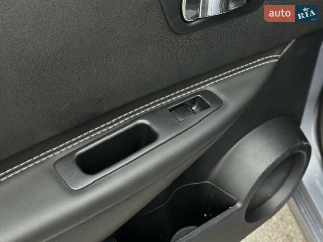 Серый Ниссан Кашкай, объемом двигателя 1.6 л и пробегом 254 тыс. км за 12600 $, фото 52 на Automoto.ua