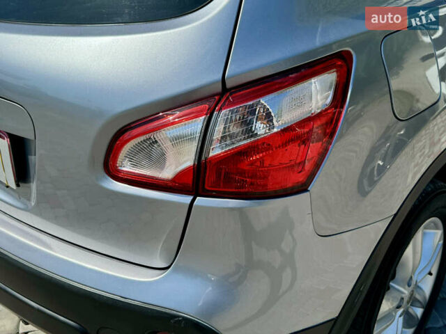 Сірий Ніссан Кашкай, об'ємом двигуна 1.6 л та пробігом 200 тис. км за 9999 $, фото 13 на Automoto.ua
