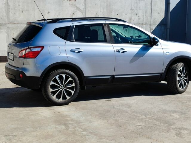 Серый Ниссан Кашкай, объемом двигателя 1.5 л и пробегом 169 тыс. км за 11000 $, фото 2 на Automoto.ua