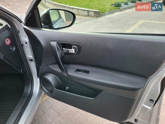 Серый Ниссан Кашкай, объемом двигателя 1.6 л и пробегом 227 тыс. км за 10850 $, фото 24 на Automoto.ua