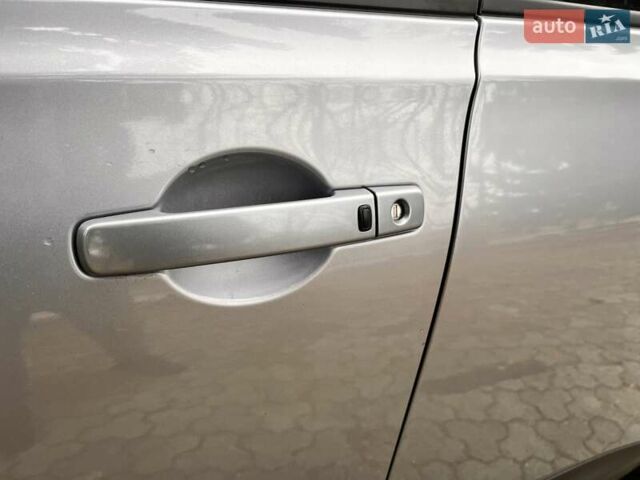 Сірий Ніссан Кашкай, об'ємом двигуна 1.5 л та пробігом 230 тис. км за 10777 $, фото 58 на Automoto.ua