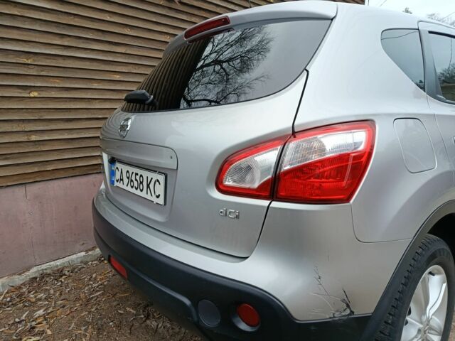 Серый Ниссан Кашкай, объемом двигателя 1.5 л и пробегом 250 тыс. км за 308 $, фото 4 на Automoto.ua