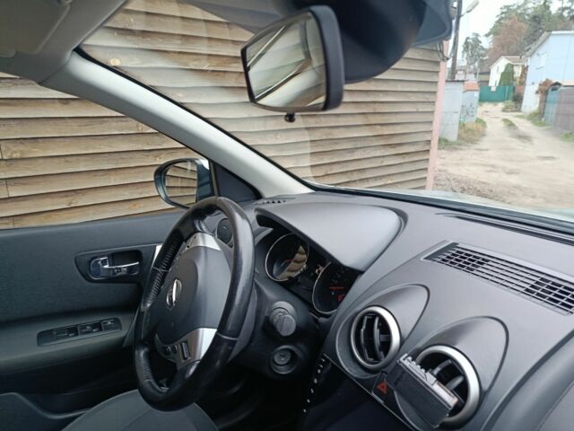 Серый Ниссан Кашкай, объемом двигателя 1.5 л и пробегом 250 тыс. км за 308 $, фото 1 на Automoto.ua