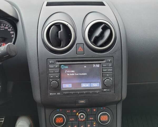 Серый Ниссан Кашкай, объемом двигателя 1.46 л и пробегом 203 тыс. км за 12500 $, фото 2 на Automoto.ua