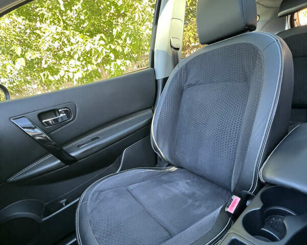 Серый Ниссан Кашкай, объемом двигателя 1.6 л и пробегом 105 тыс. км за 11555 $, фото 34 на Automoto.ua