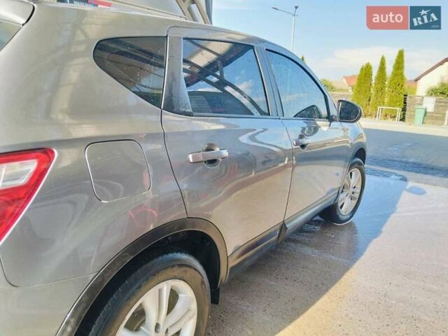 Сірий Ніссан Кашкай, об'ємом двигуна 1.46 л та пробігом 261 тис. км за 10800 $, фото 5 на Automoto.ua