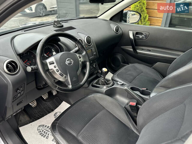 Серый Ниссан Кашкай, объемом двигателя 1.6 л и пробегом 254 тыс. км за 12600 $, фото 33 на Automoto.ua