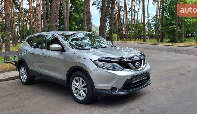 Серый Ниссан Кашкай, объемом двигателя 1.6 л и пробегом 200 тыс. км за 12850 $, фото 2 на Automoto.ua