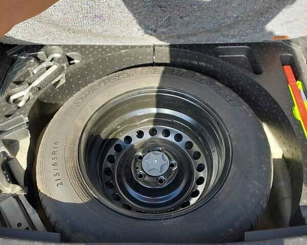 Серый Ниссан Кашкай, объемом двигателя 1.2 л и пробегом 93 тыс. км за 13400 $, фото 4 на Automoto.ua