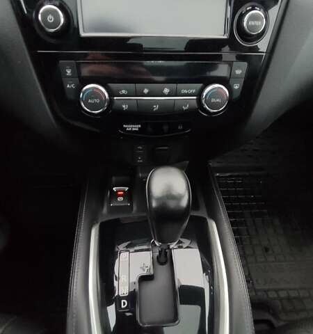 Сірий Ніссан Кашкай, об'ємом двигуна 1.6 л та пробігом 163 тис. км за 14900 $, фото 9 на Automoto.ua