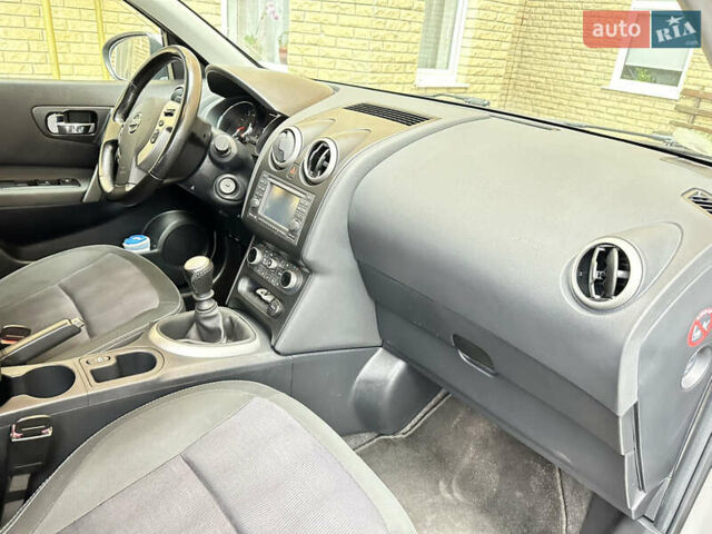 Сірий Ніссан Кашкай, об'ємом двигуна 1.6 л та пробігом 220 тис. км за 11600 $, фото 15 на Automoto.ua