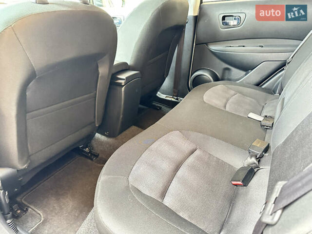 Сірий Ніссан Кашкай, об'ємом двигуна 1.6 л та пробігом 220 тис. км за 11600 $, фото 21 на Automoto.ua