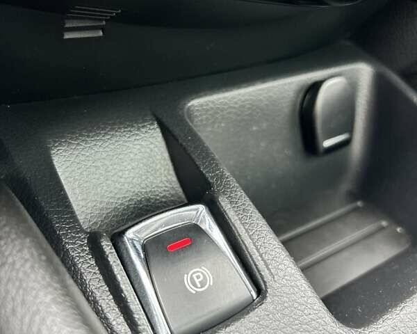 Серый Ниссан Кашкай, объемом двигателя 1.5 л и пробегом 228 тыс. км за 14100 $, фото 33 на Automoto.ua