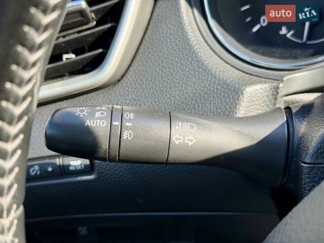 Серый Ниссан Кашкай, объемом двигателя 1.6 л и пробегом 173 тыс. км за 16000 $, фото 20 на Automoto.ua