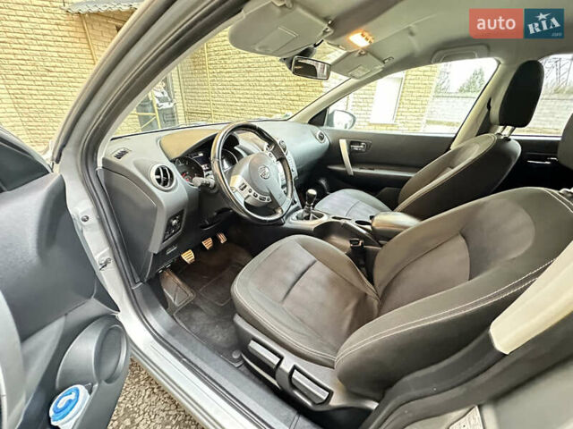 Сірий Ніссан Кашкай, об'ємом двигуна 1.6 л та пробігом 220 тис. км за 11600 $, фото 11 на Automoto.ua